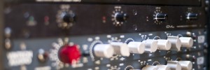 High quality signal path featuring top notch A/D conversion and microphone preamps.